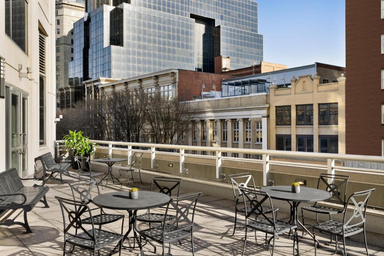 Отель Crowne Plaza Cleveland At Playhouse Square By Ihg Экстерьер фото