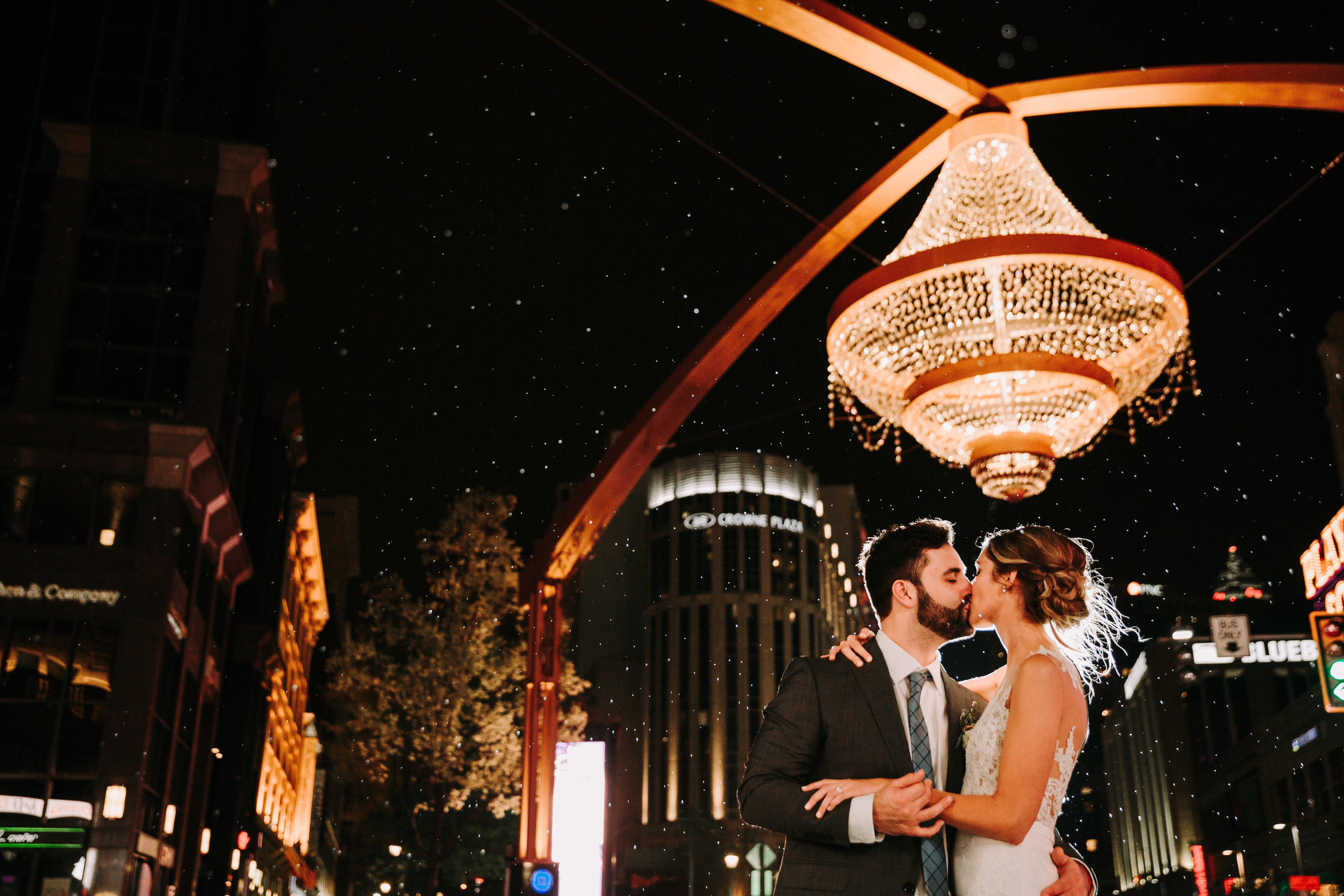 Отель Crowne Plaza Cleveland At Playhouse Square By Ihg Экстерьер фото